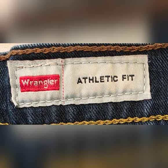 Wrangler Jeans, Athletic Fit 30/32 - Picture 3 of 9